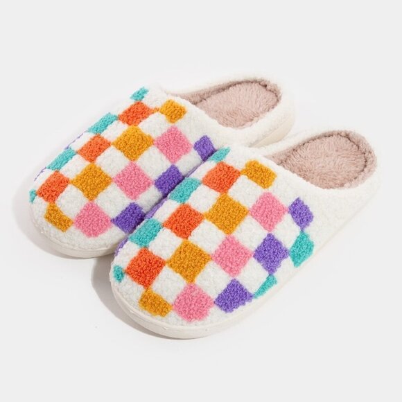 Shoes - NWT Vibrant Colorful Rainbow Checkered Fuzzy Slippers Women's Size: 8-9